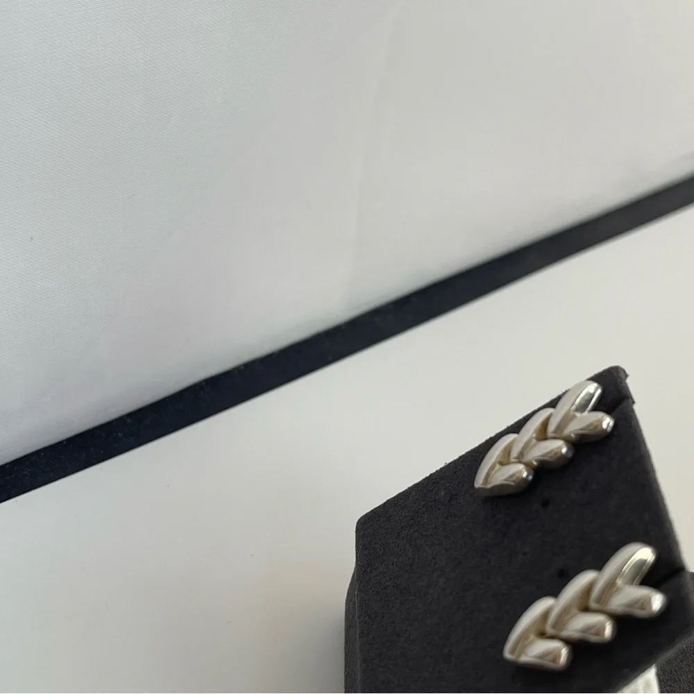 Vintage Sterling Silver Puffy Chevron dangle Drop Earrings - Picture 7 of 11